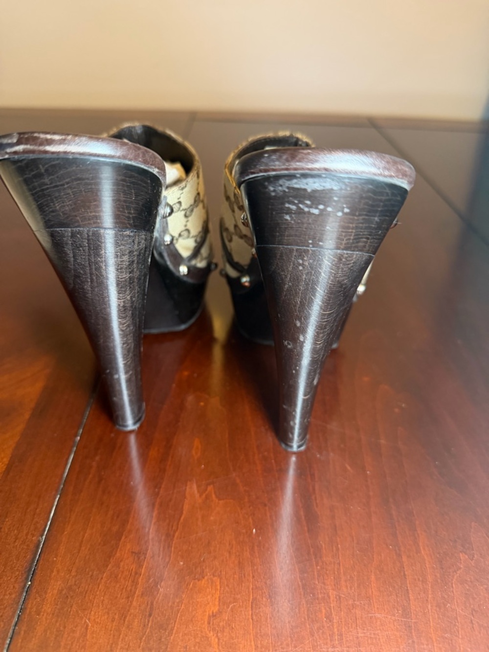 Gucci Signature Horsebit clogs - Picture 13 of 15